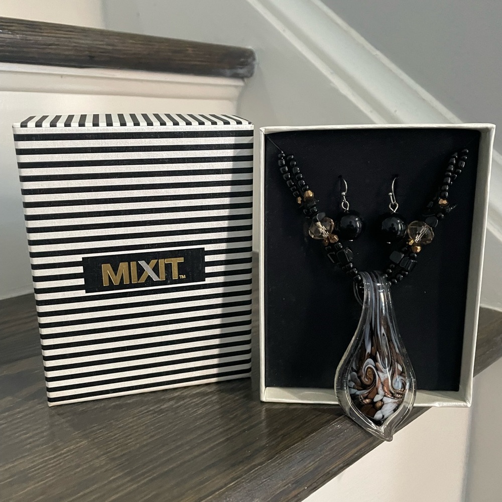 Mixit necklace and earrings set new